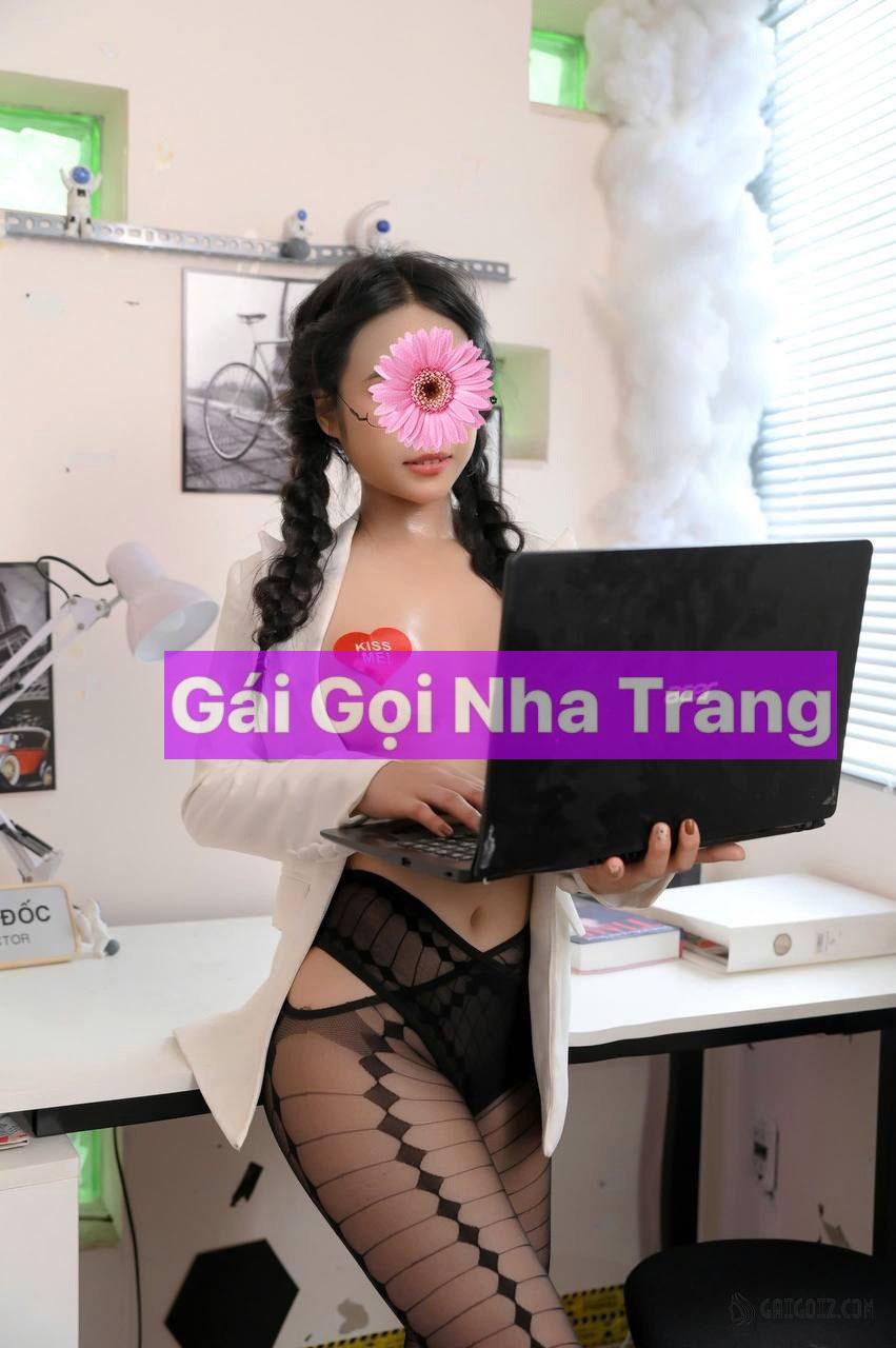 Gái Gọi Long An Quỳnh Anh 2k4 – Eo ót xinh đẹp body cực kỳ sexy